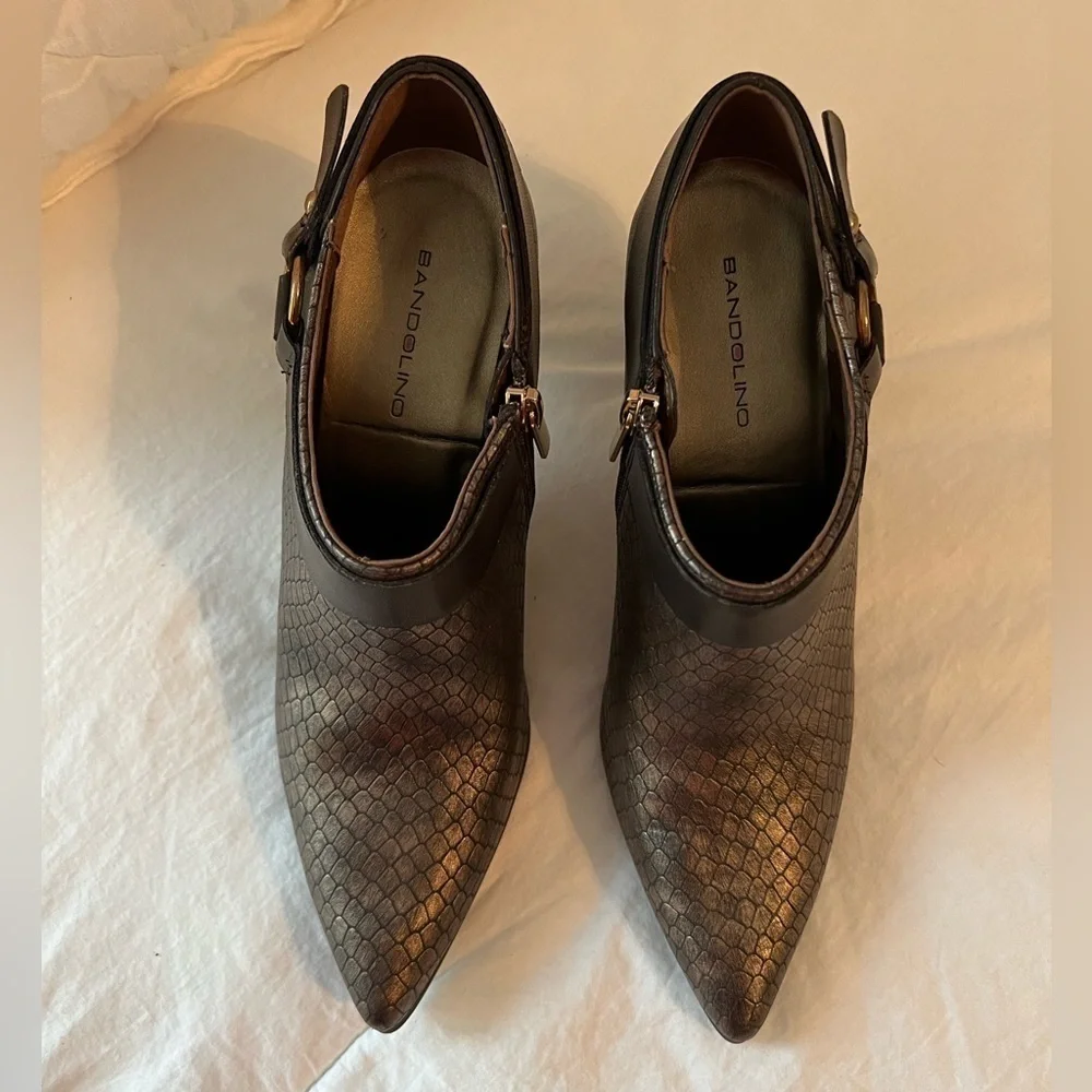 Bandolino Leather Heeled Bootie Brown  Animal Skin Pattern Gold Hardware Sz 8.5M - Picture 2 of 11